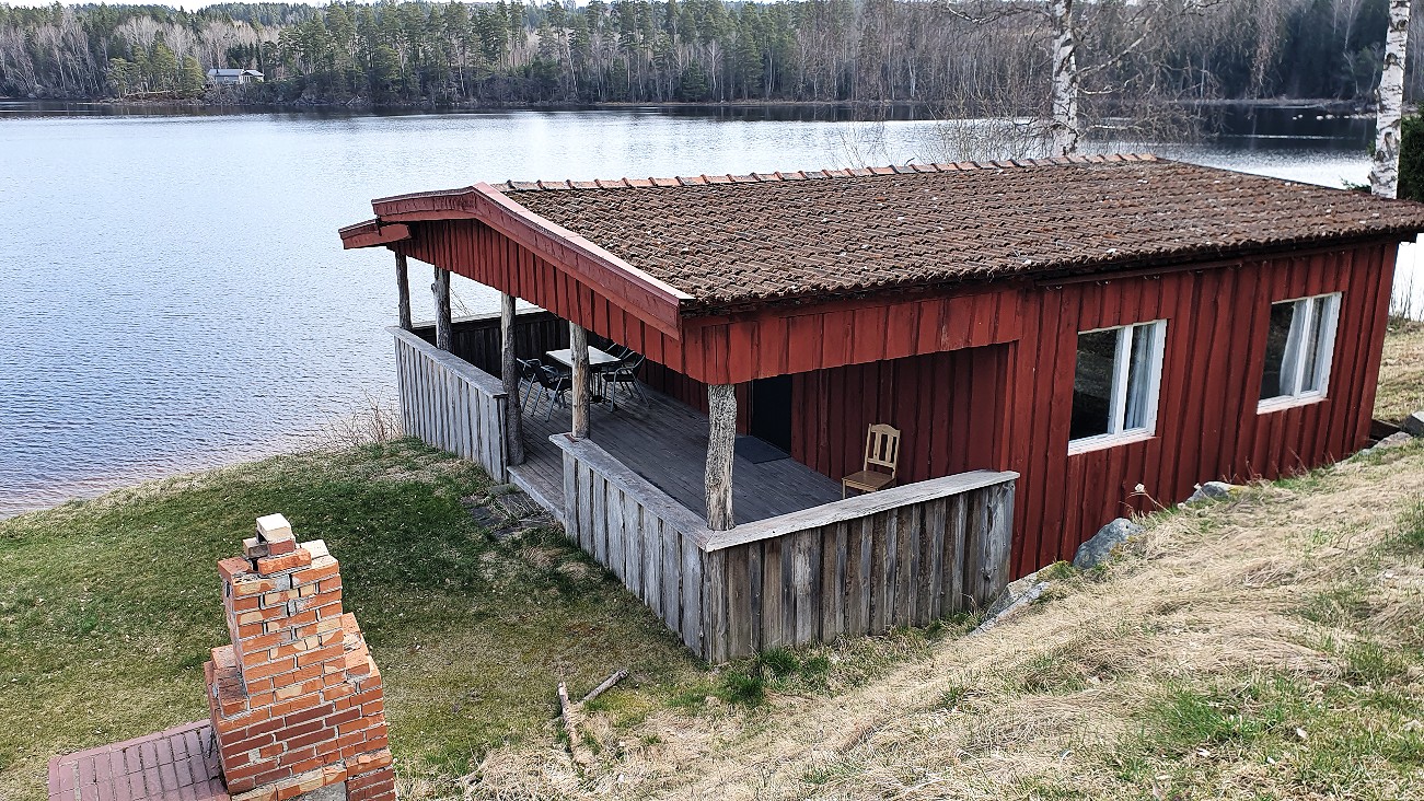 Bild på stuga